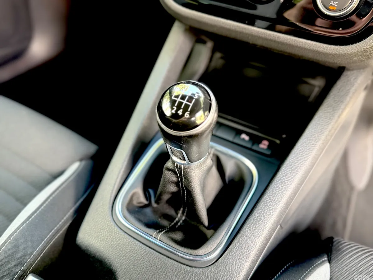 Volkswagen Scirocco Coupe, Diesel, 2015, White