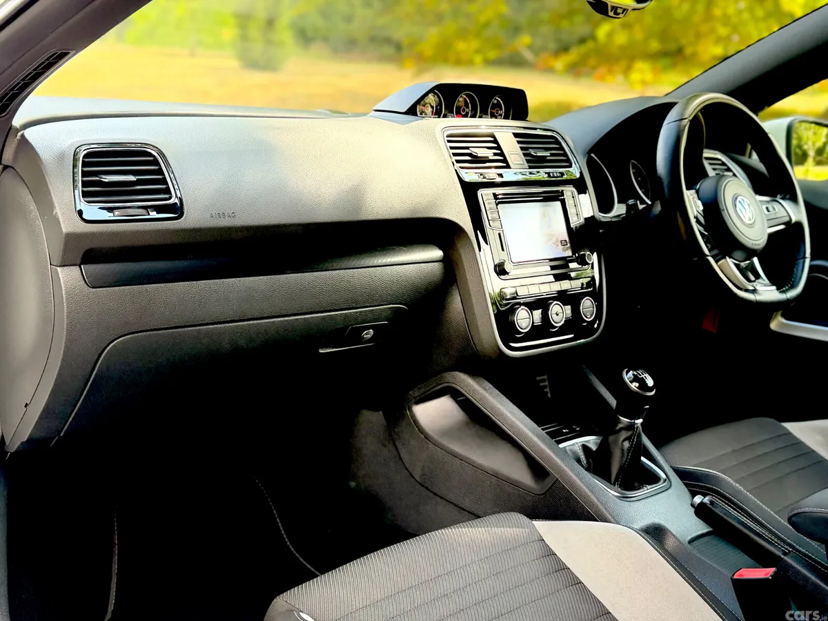 Volkswagen Scirocco Coupe, Diesel, 2015, White