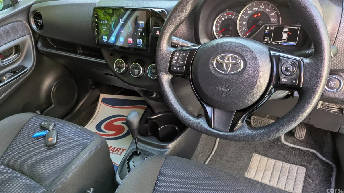 Toyota Yaris Hatchback, Petrol, 2016, Blue