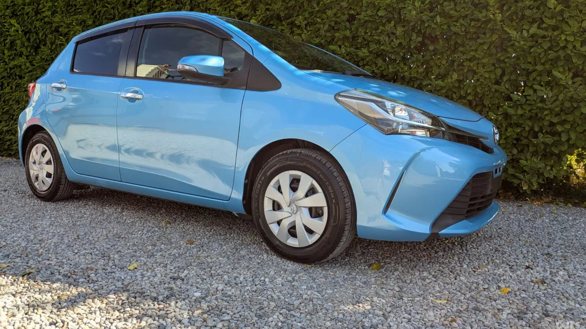 Toyota Yaris Hatchback, Petrol, 2016, Blue