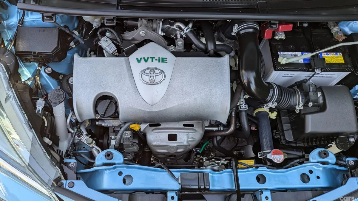 Toyota Yaris Hatchback, Petrol, 2016, Blue