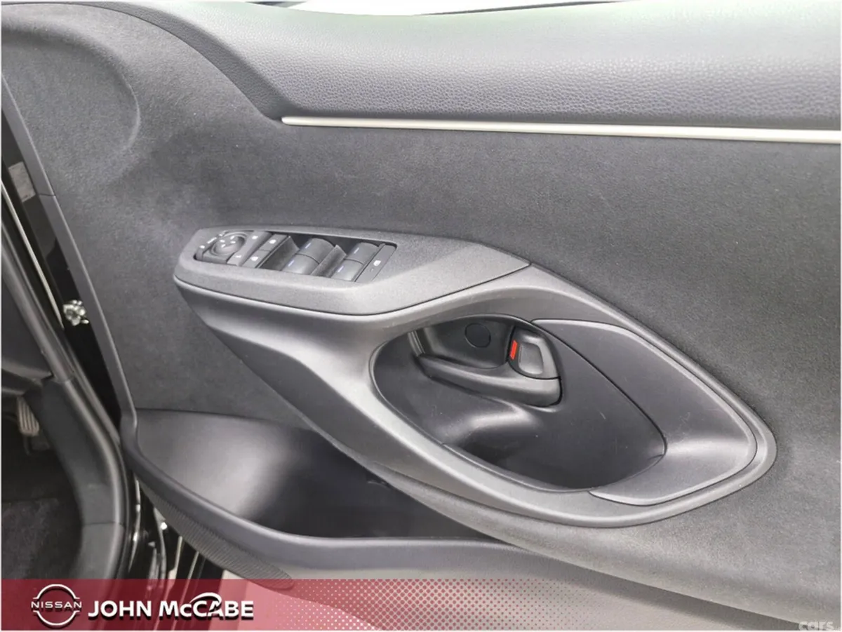 Toyota Yaris Hatchback, Petrol Hybrid, 2024, Black