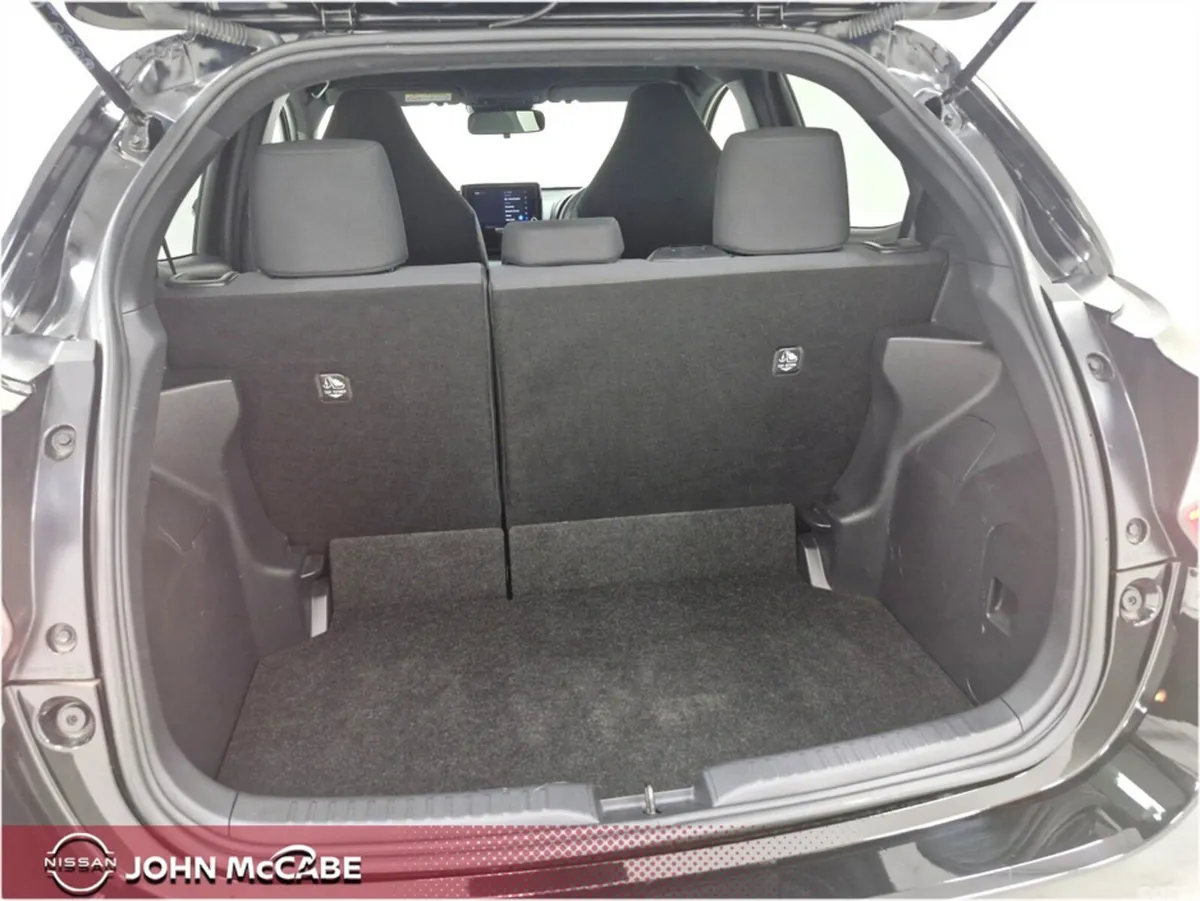 Toyota Yaris Hatchback, Petrol Hybrid, 2024, Black