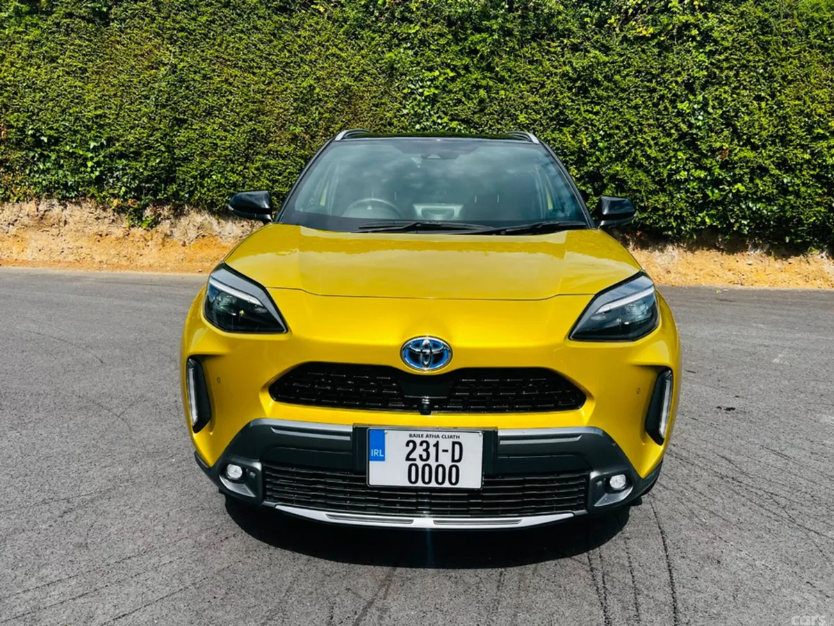 Toyota Yaris Cross Hatchback, Petrol Hybrid, 2023, Yellow