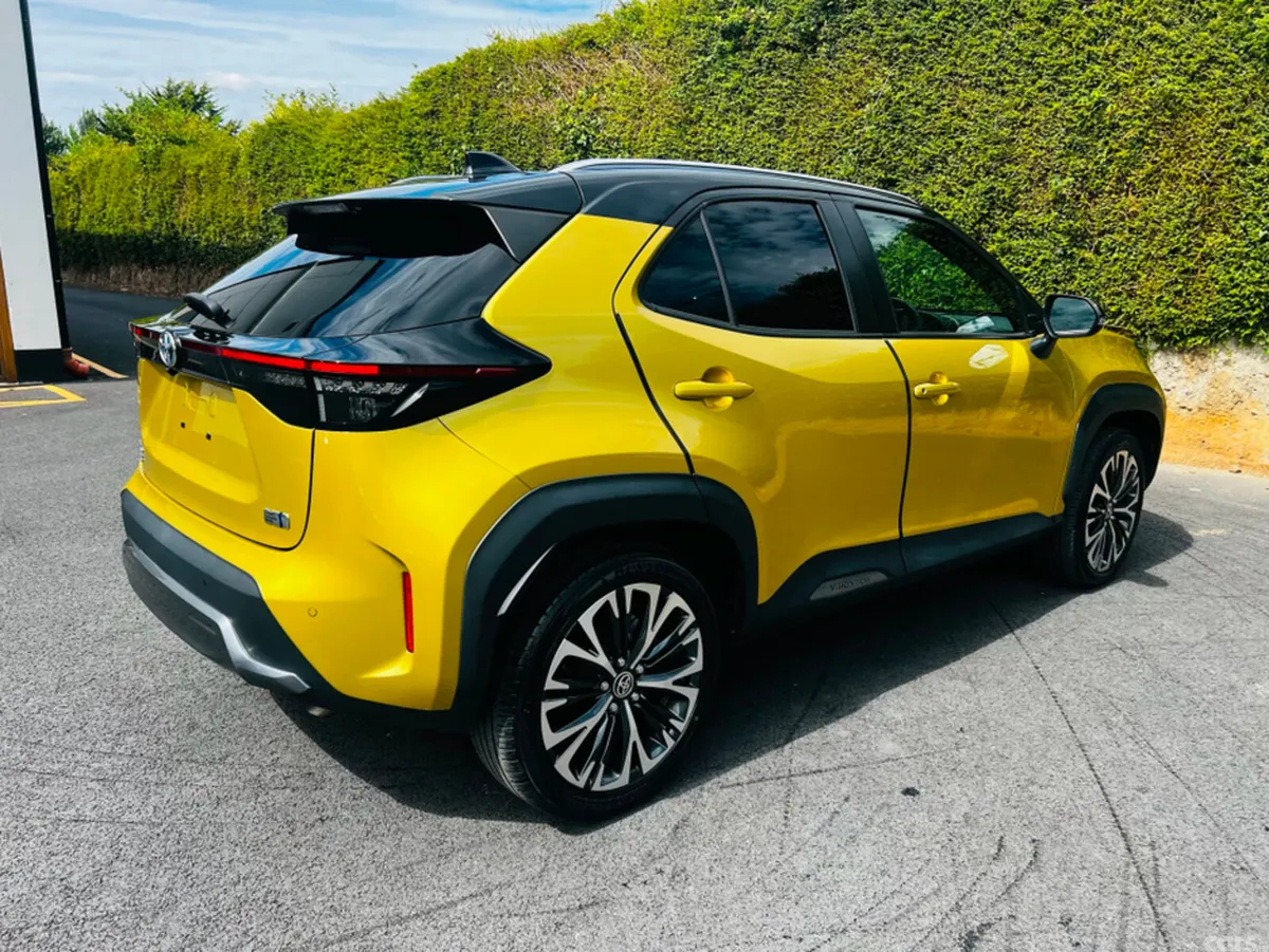 Toyota Yaris Cross Hatchback, Petrol Hybrid, 2023, Yellow