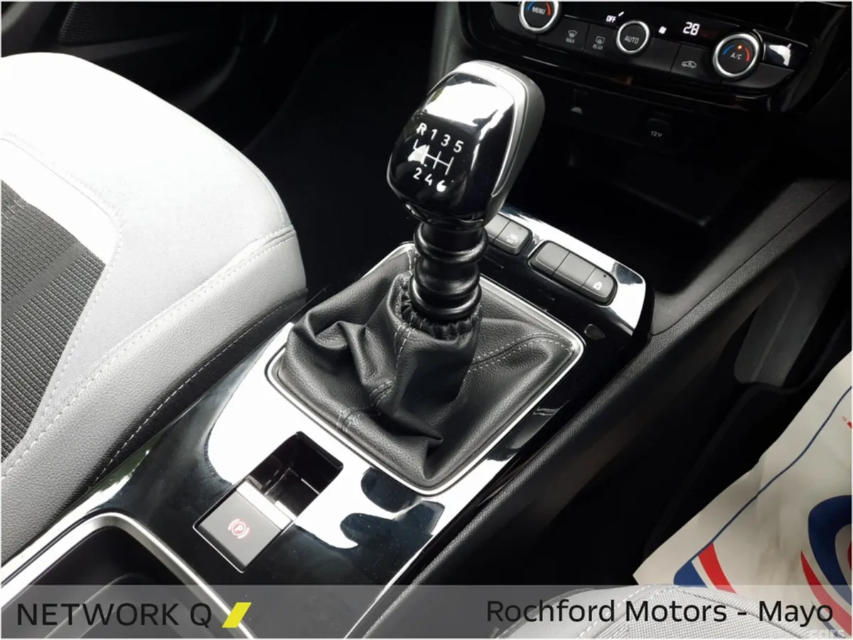 Opel Mokka MPV, Petrol, 2024, White