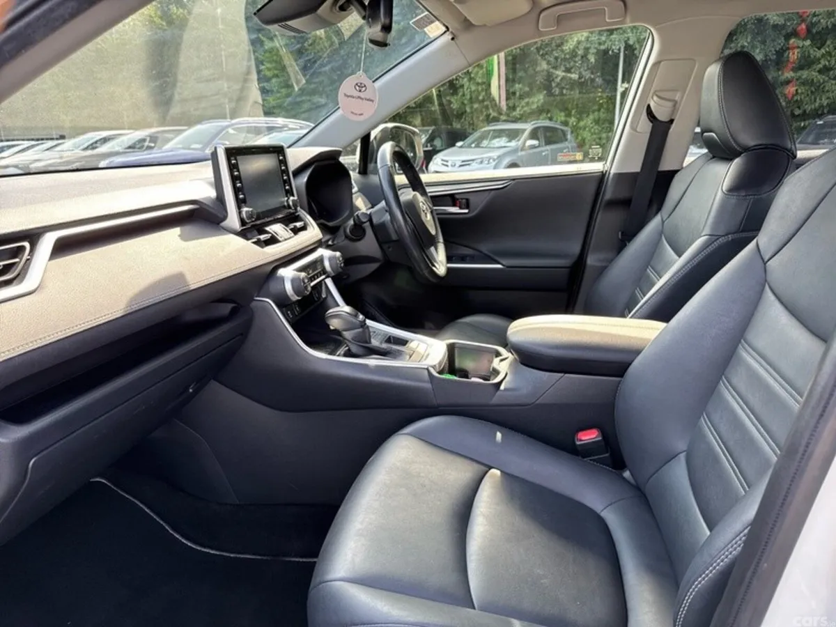 Toyota RAV4 SUV, Petrol Hybrid, 2022, White