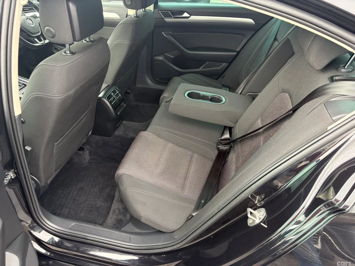 Volkswagen Passat Saloon, Diesel, 2017, Black