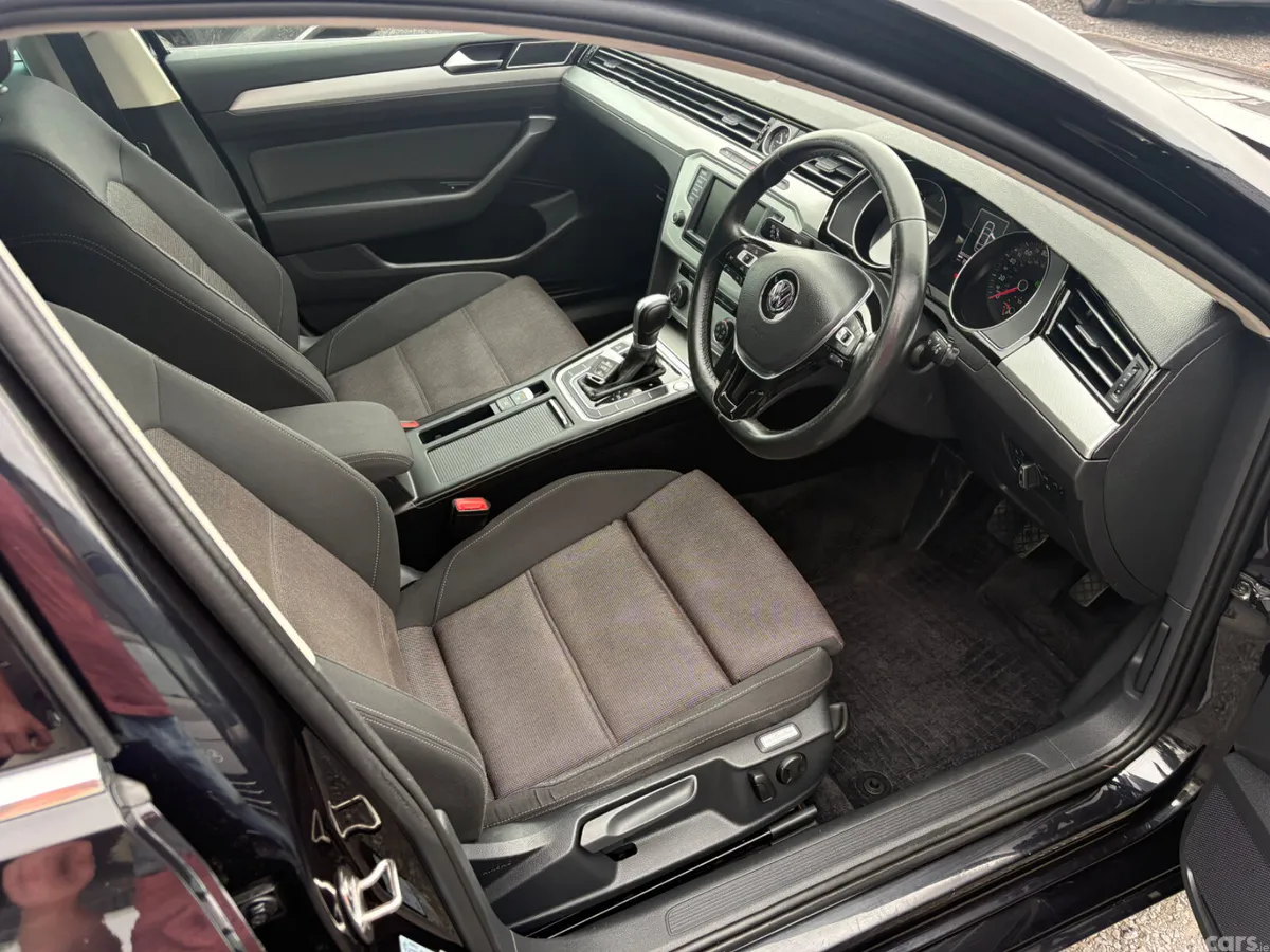 Volkswagen Passat Saloon, Diesel, 2017, Black