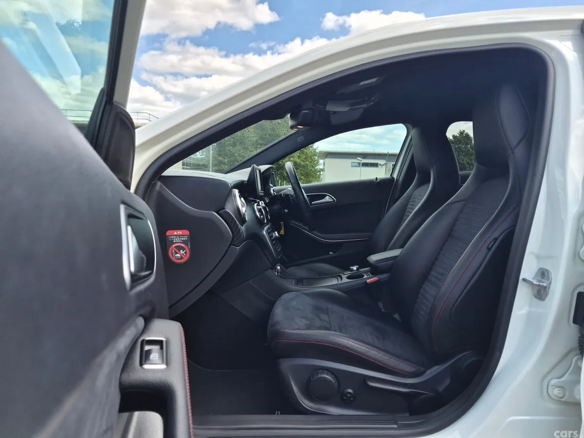 Mercedes-Benz A-Class Hatchback, Petrol, 2014, White