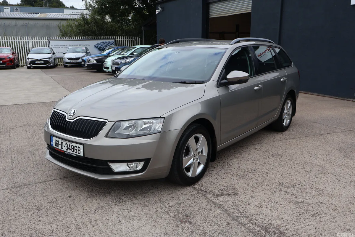 Skoda Octavia Estate, Petrol, 2016, Beige