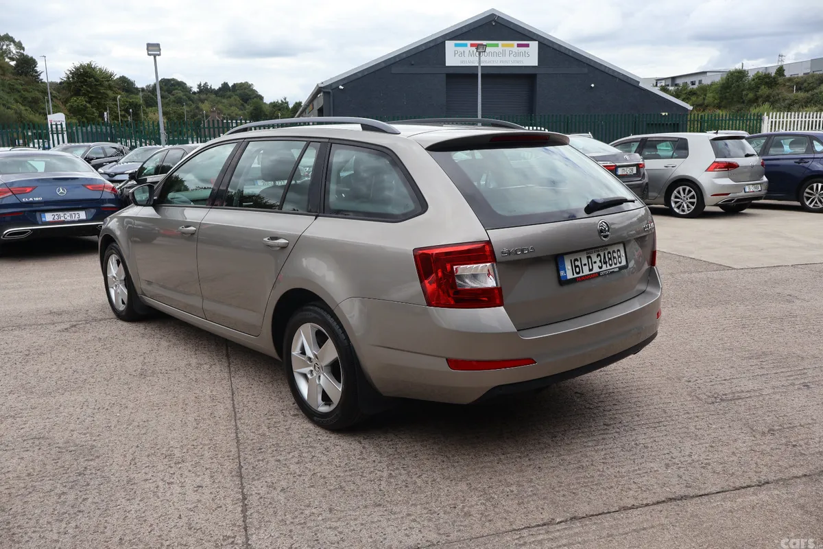 Skoda Octavia Estate, Petrol, 2016, Beige