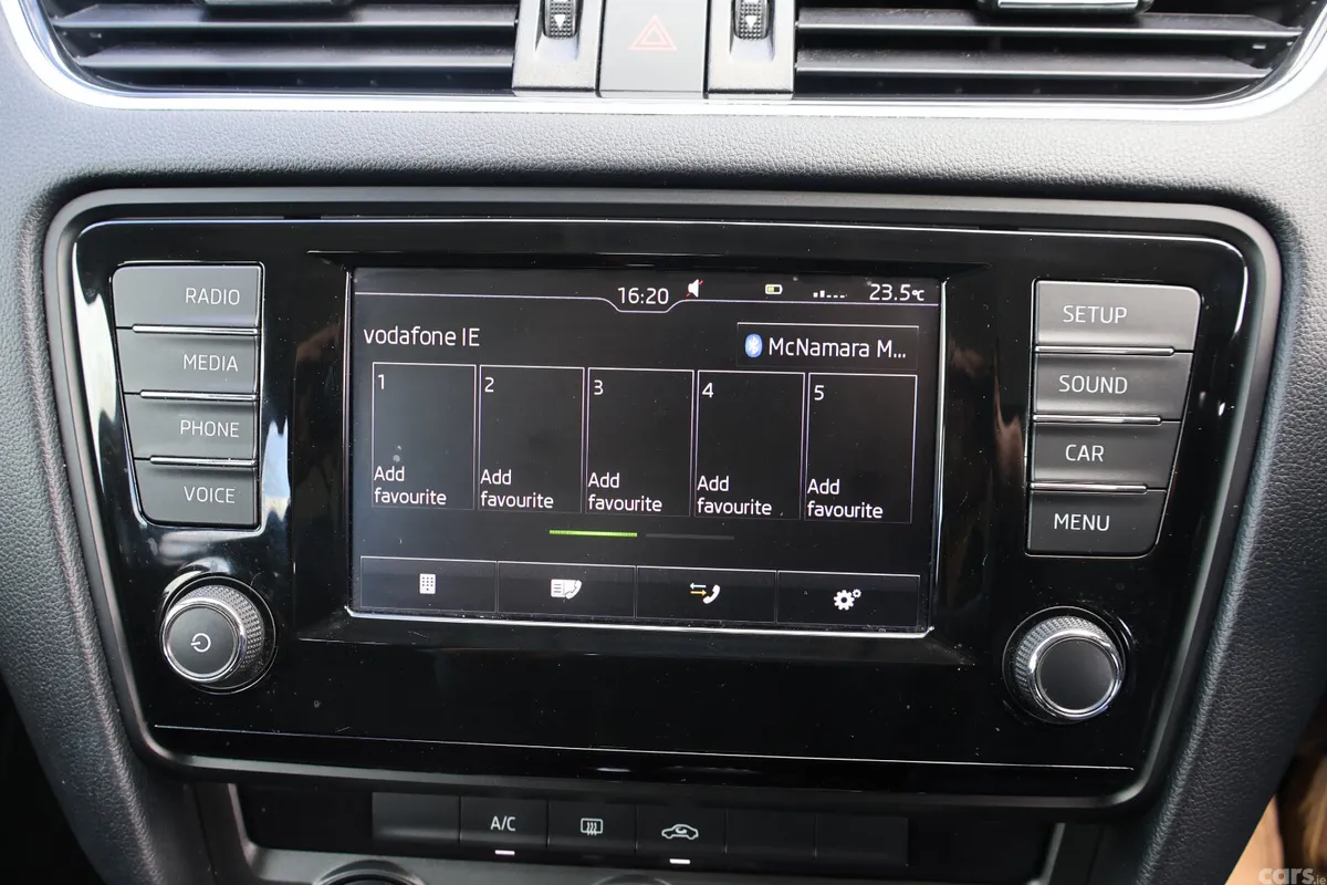 Skoda Octavia Estate, Petrol, 2016, Beige