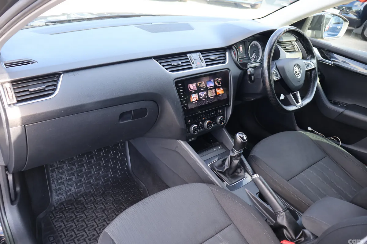 Skoda Octavia Estate, Petrol, 2019, Black