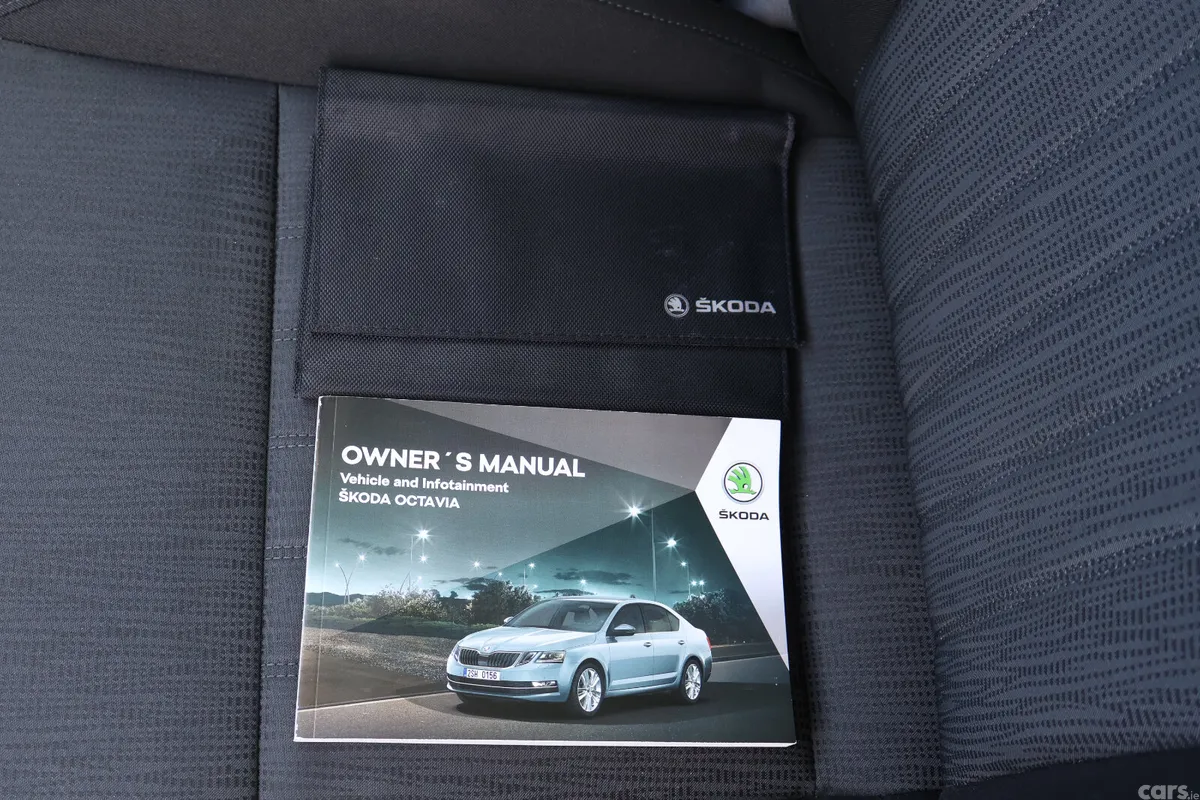Skoda Octavia Estate, Petrol, 2019, Black