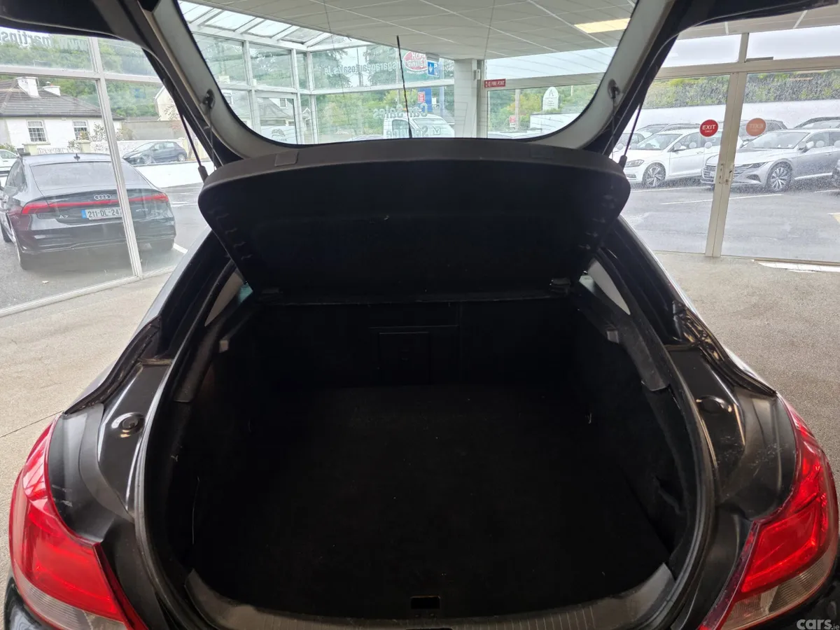 Vauxhall Insignia Hatchback, Diesel, 2012, Black