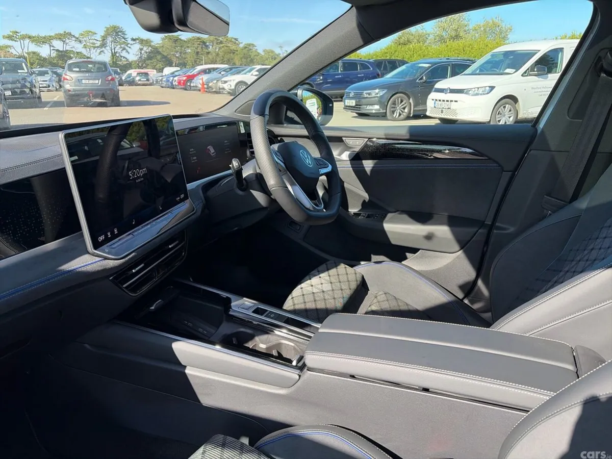 Volkswagen Passat Estate, Diesel, 2026, Grey