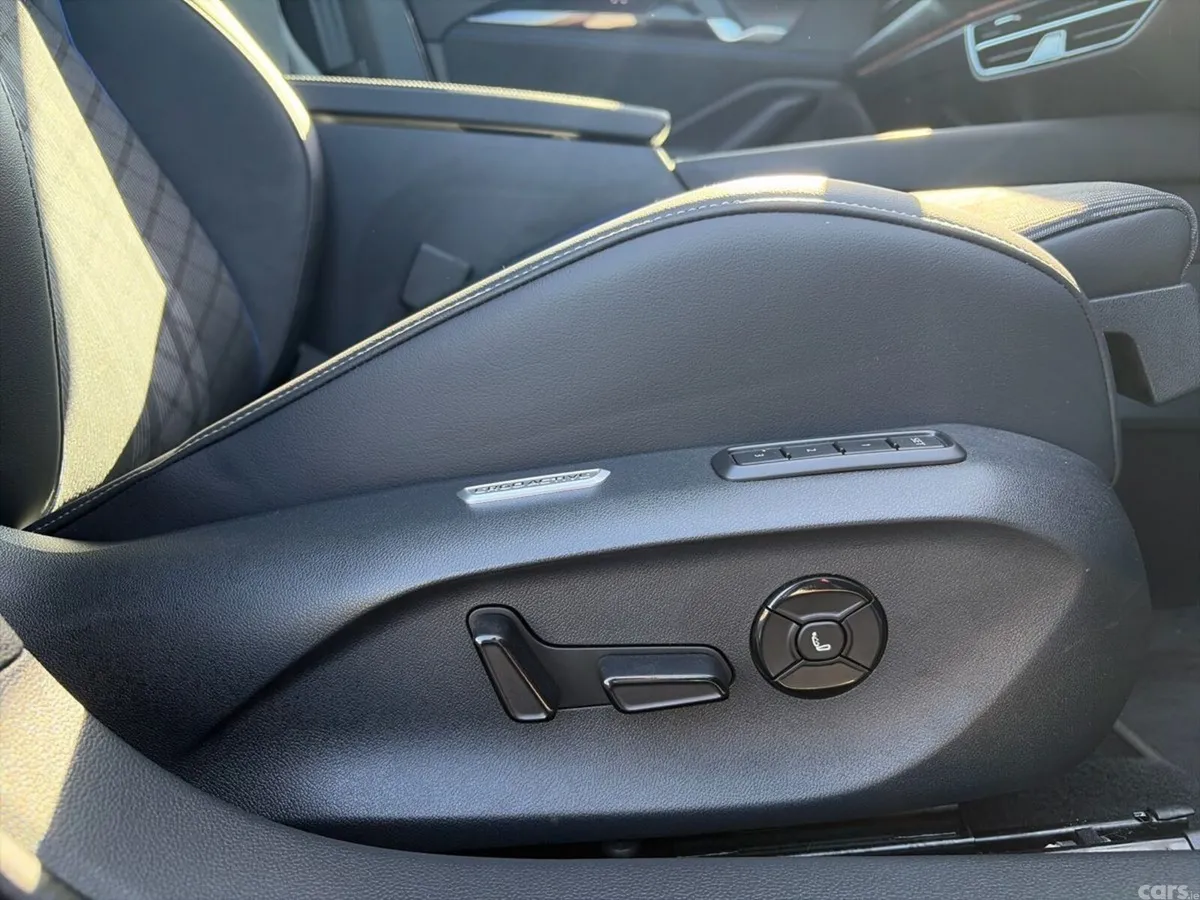 Volkswagen Passat Estate, Diesel, 2026, Grey