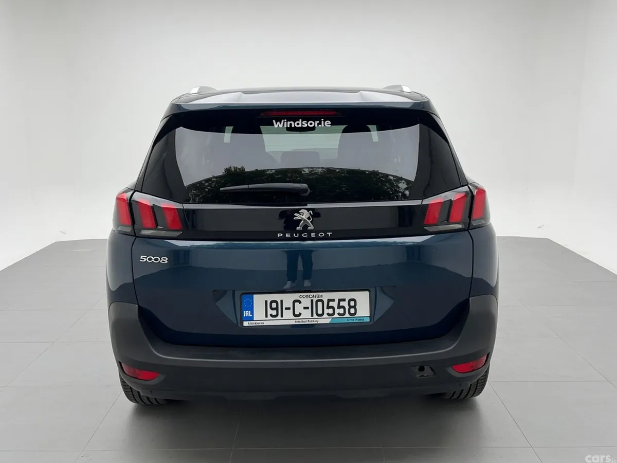 Peugeot 5008 MPV, Petrol, 2019, Blue