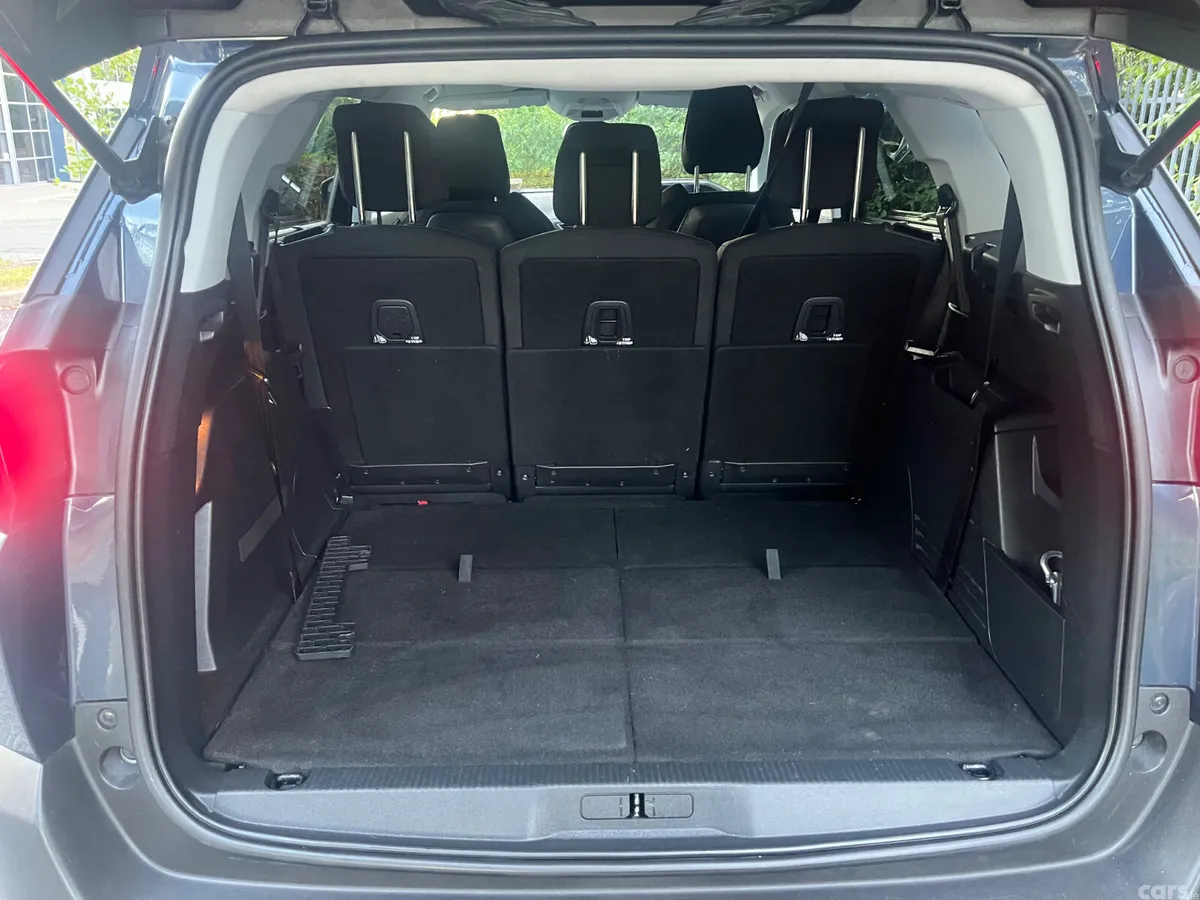 Peugeot 5008 MPV, Petrol, 2019, Blue