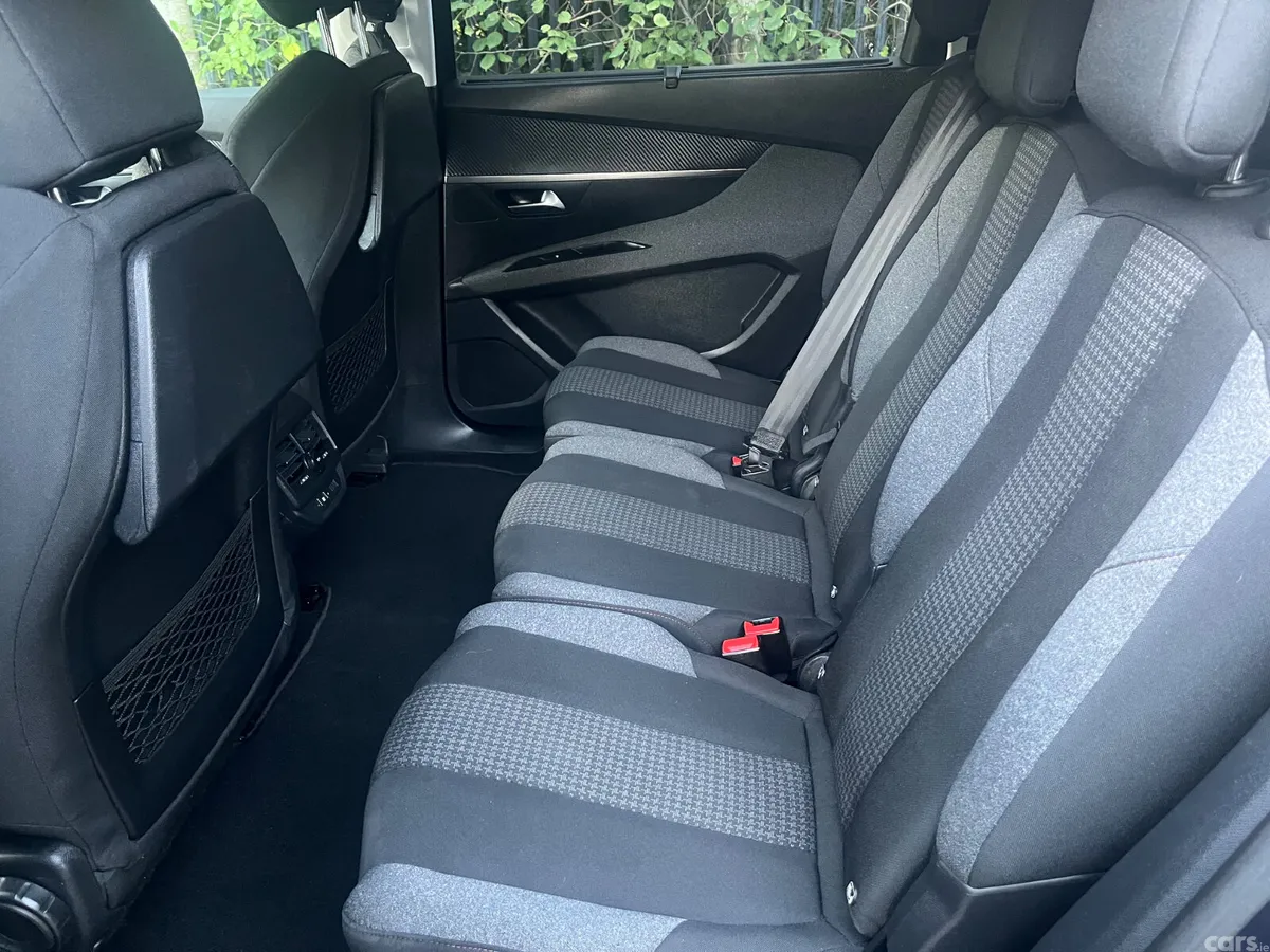Peugeot 5008 MPV, Petrol, 2019, Blue