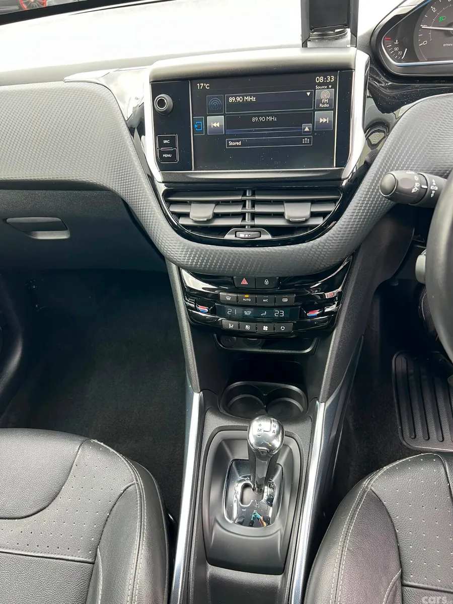 Peugeot 2008 SUV, Petrol, 2015, Black