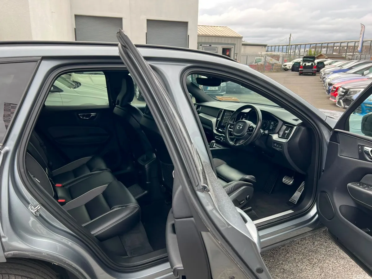 Volvo XC60 SUV, Petrol Plug-in Hybrid, 2021, Grey