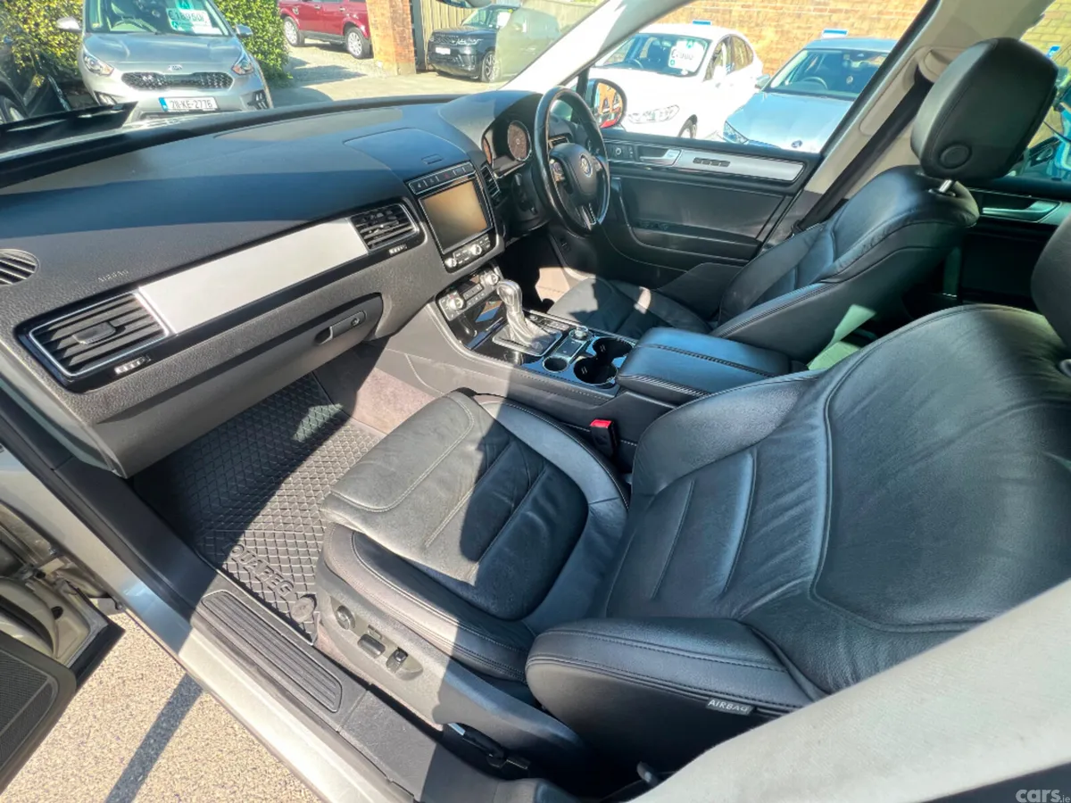 Volkswagen Touareg SUV, Diesel, 2017, Grey