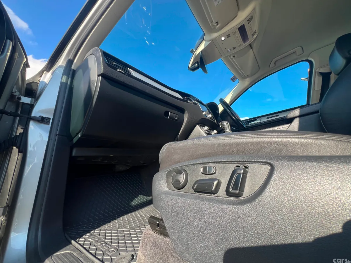 Volkswagen Touareg SUV, Diesel, 2017, Grey