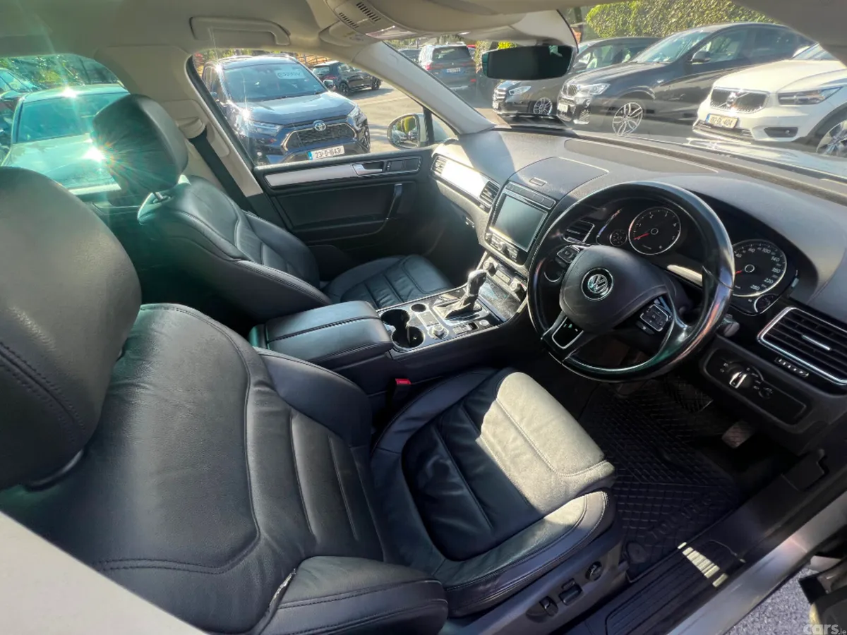 Volkswagen Touareg SUV, Diesel, 2017, Grey
