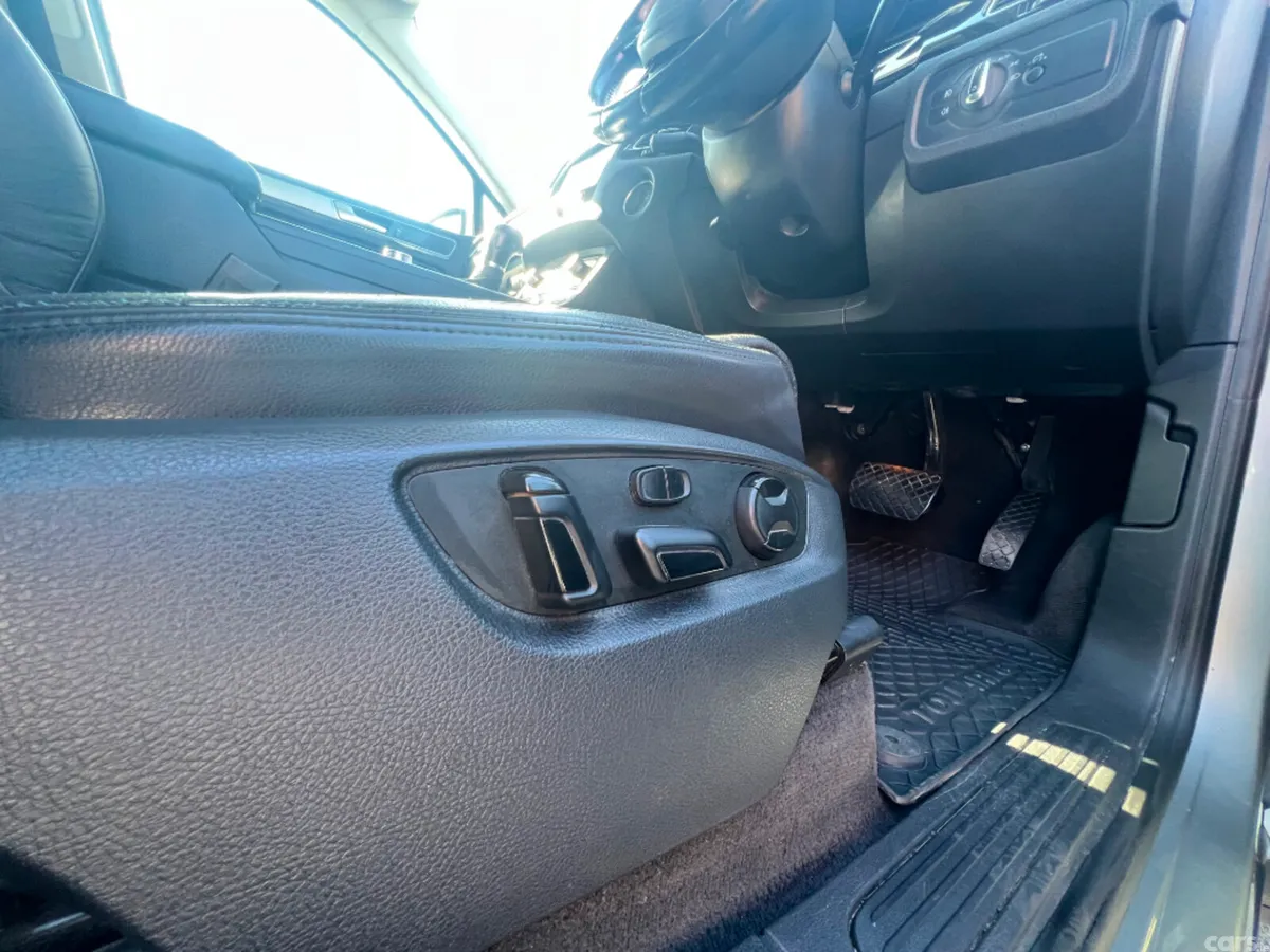 Volkswagen Touareg SUV, Diesel, 2017, Grey