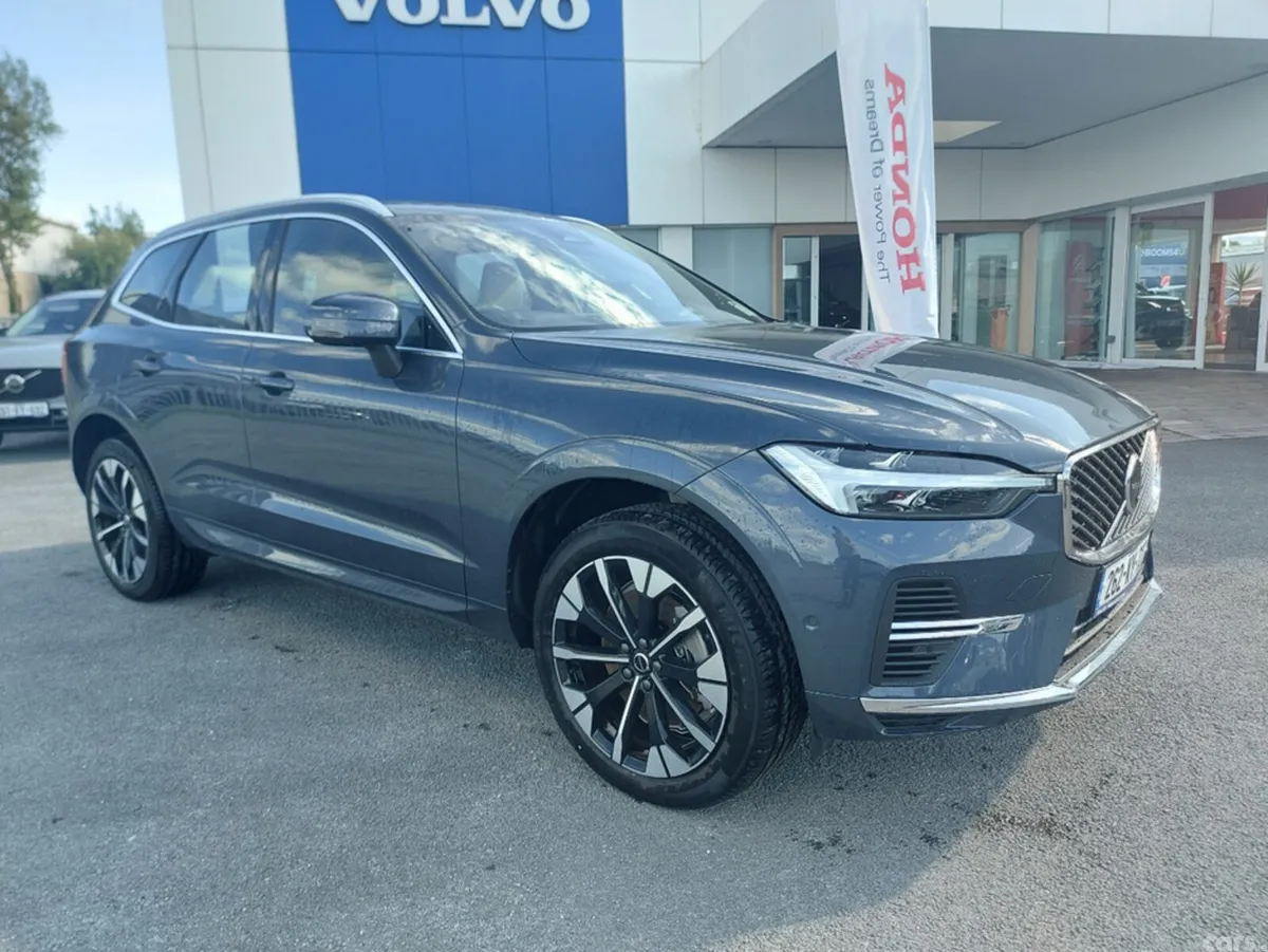 Volvo XC60 SUV, Petrol Plug-in Hybrid, 2026, Blue