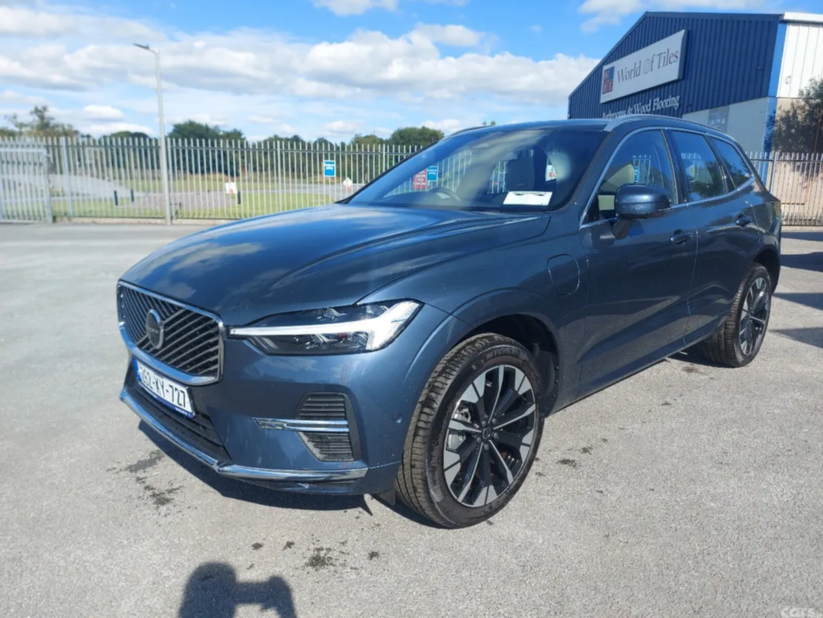 Volvo XC60 SUV, Petrol Plug-in Hybrid, 2026, Blue