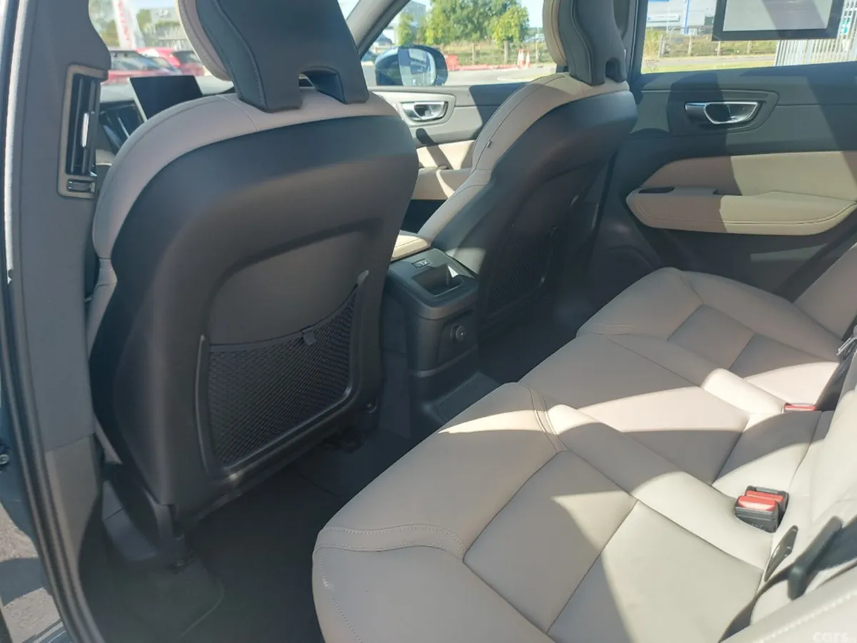 Volvo XC60 SUV, Petrol Plug-in Hybrid, 2026, Blue