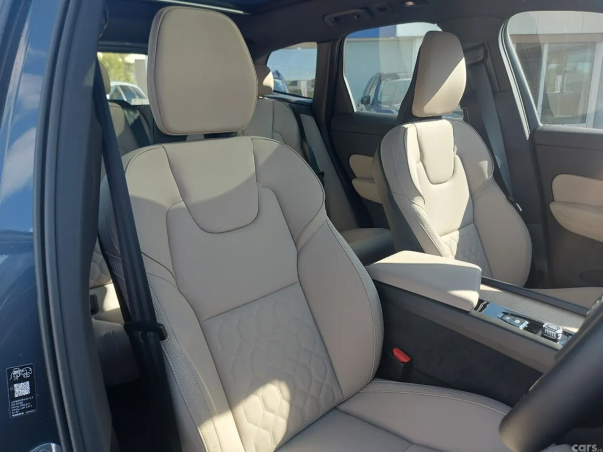 Volvo XC60 SUV, Petrol Plug-in Hybrid, 2026, Blue