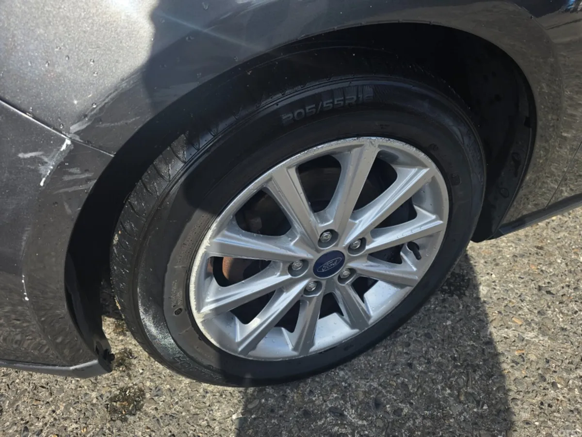 Ford Focus Hatchback, Petrol, 2018, Grey