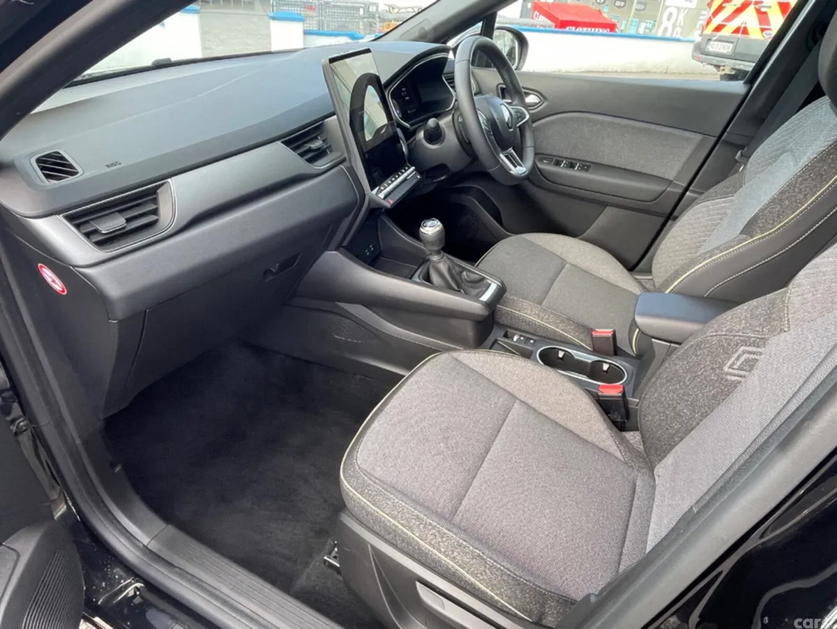 Renault Captur Hatchback, Petrol, 2025, Black