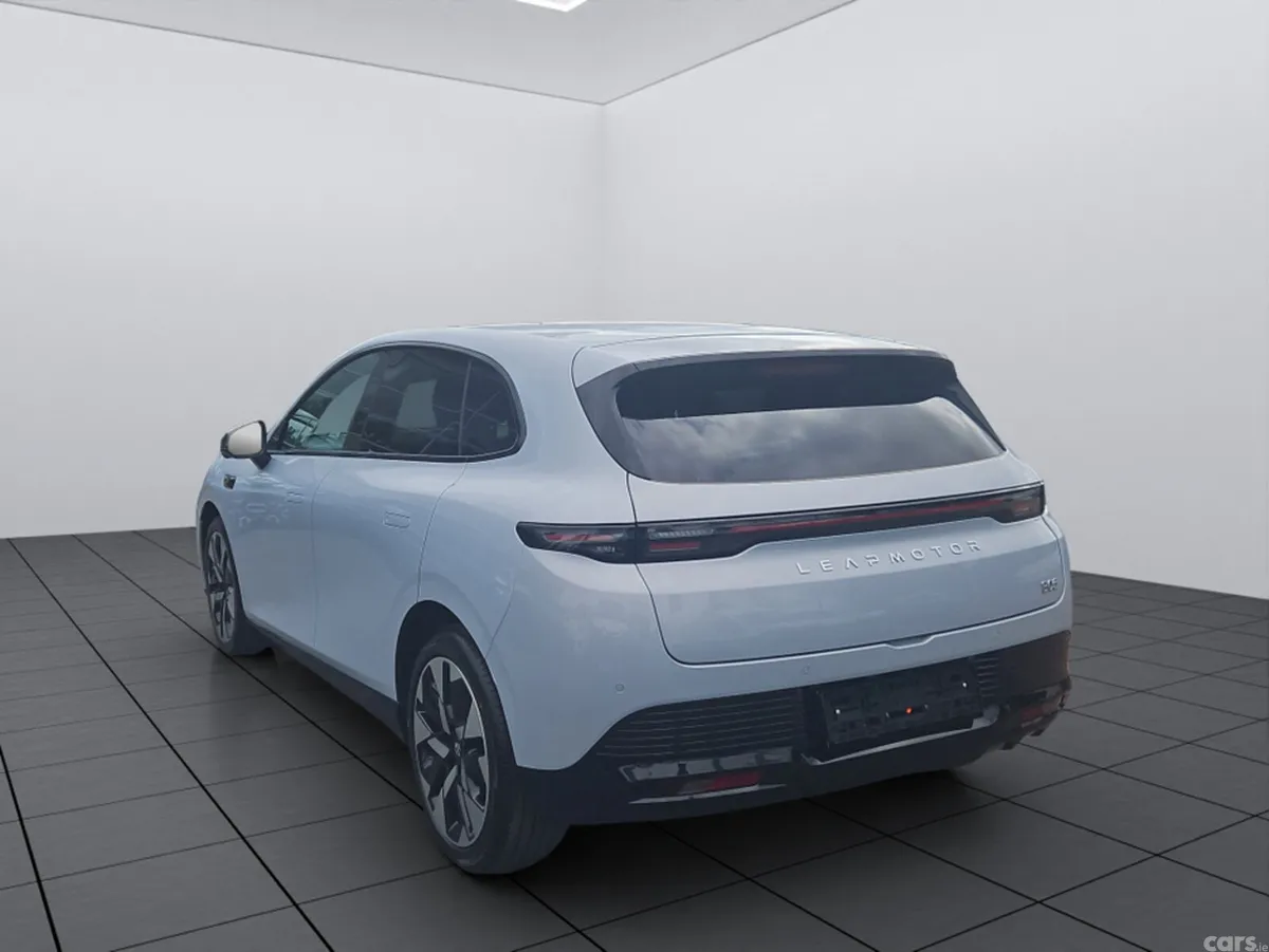 Leapmotor B05 Hatchback, Electric, 2026, Silver