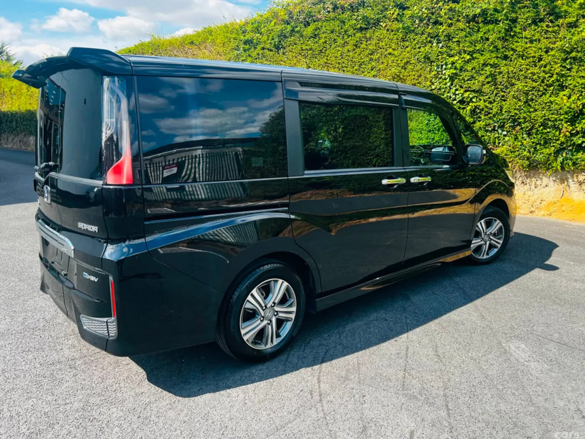 Honda Stepwagon MPV, Petrol Hybrid, 2021, Black