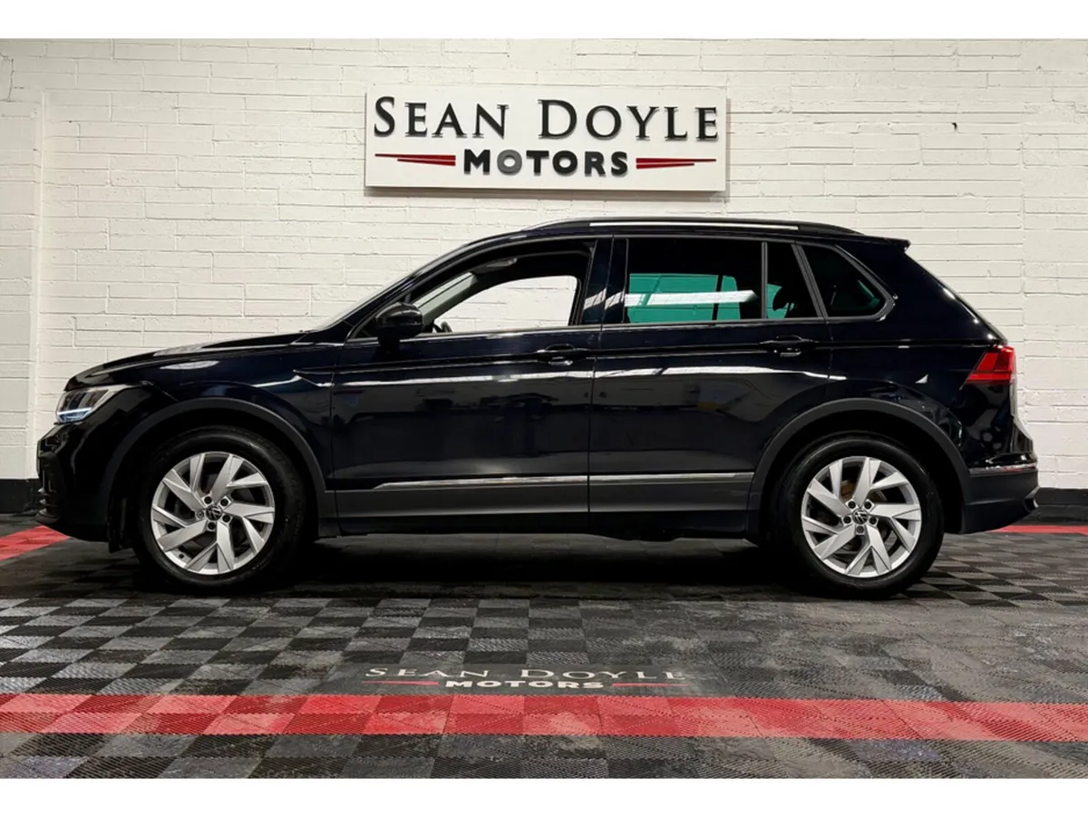 Volkswagen Tiguan SUV, Diesel, 2023, Black