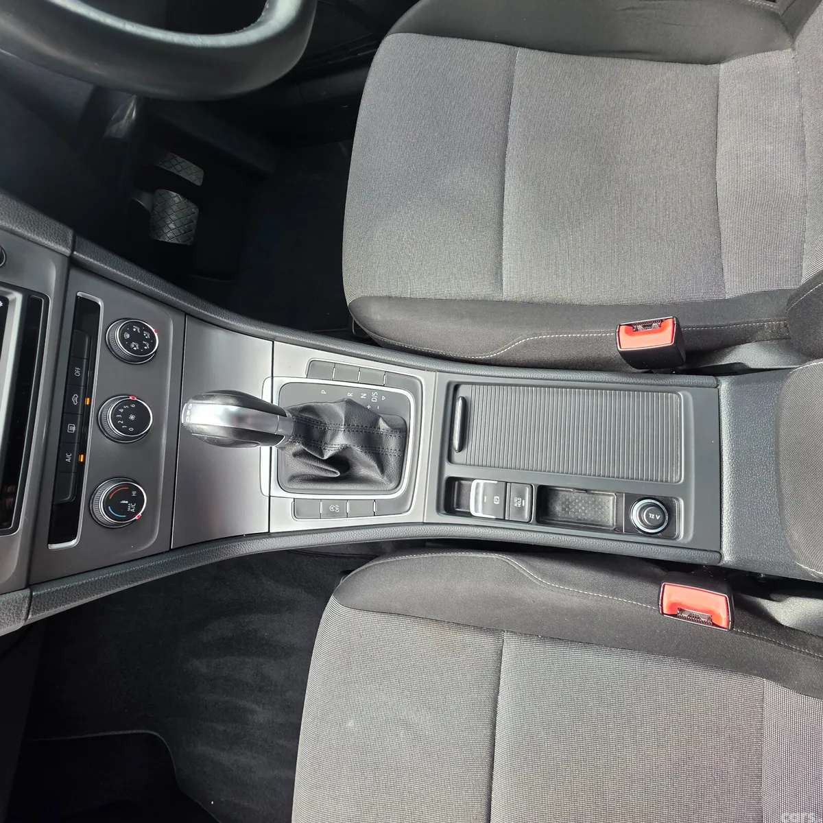 Volkswagen Golf Hatchback, Petrol, 2016, Silver