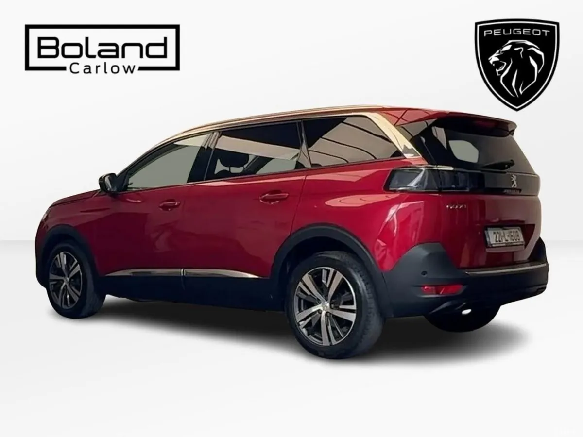 Peugeot 5008 MPV, Diesel, 2022, Red