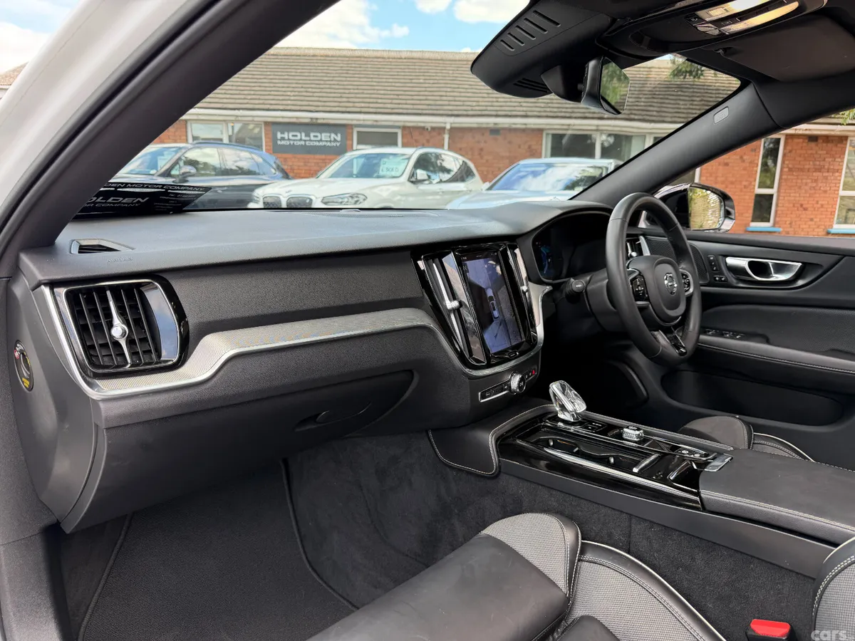 Volvo V60 Estate, Petrol Plug-in Hybrid, 2022, White