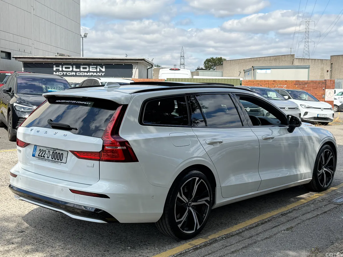 Volvo V60 Estate, Petrol Plug-in Hybrid, 2022, White
