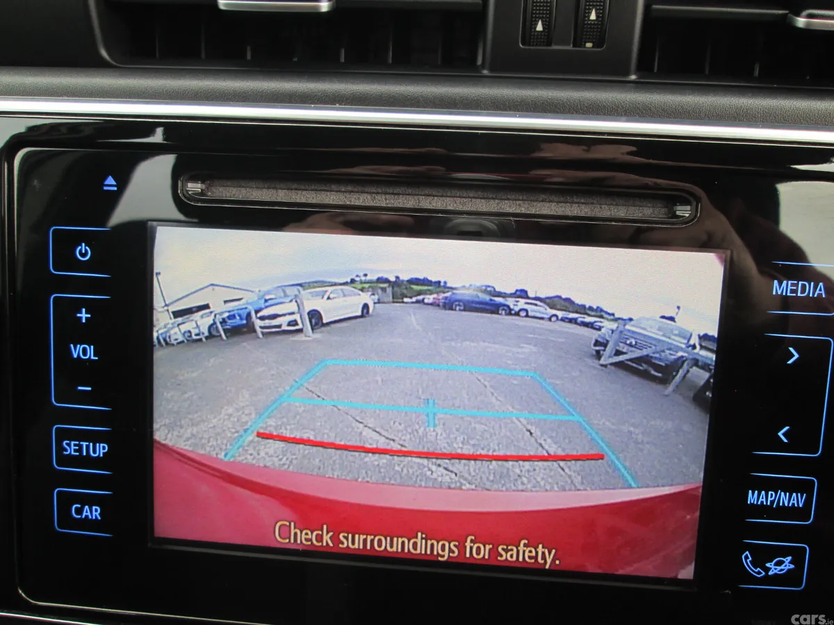 Toyota Auris Hatchback, Diesel, 2016, Red