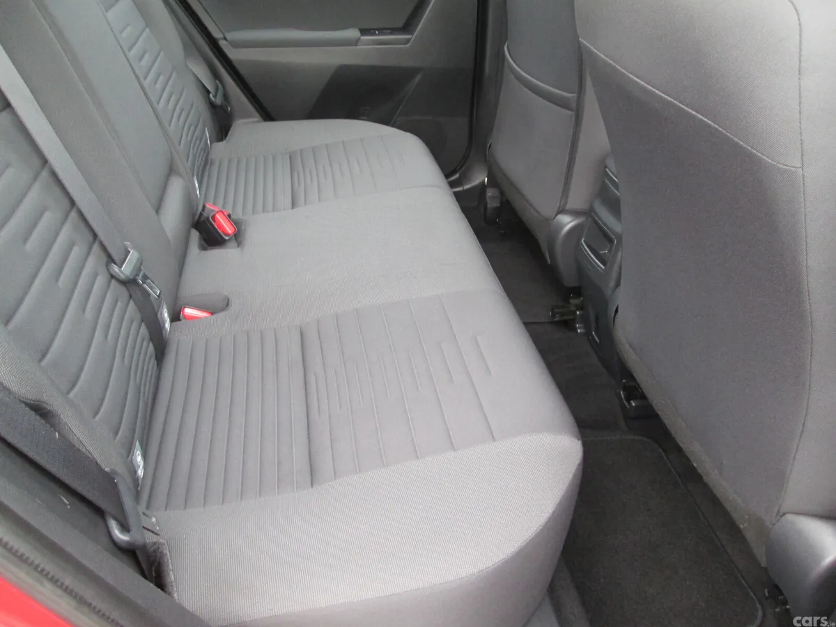 Toyota Auris Hatchback, Diesel, 2016, Red