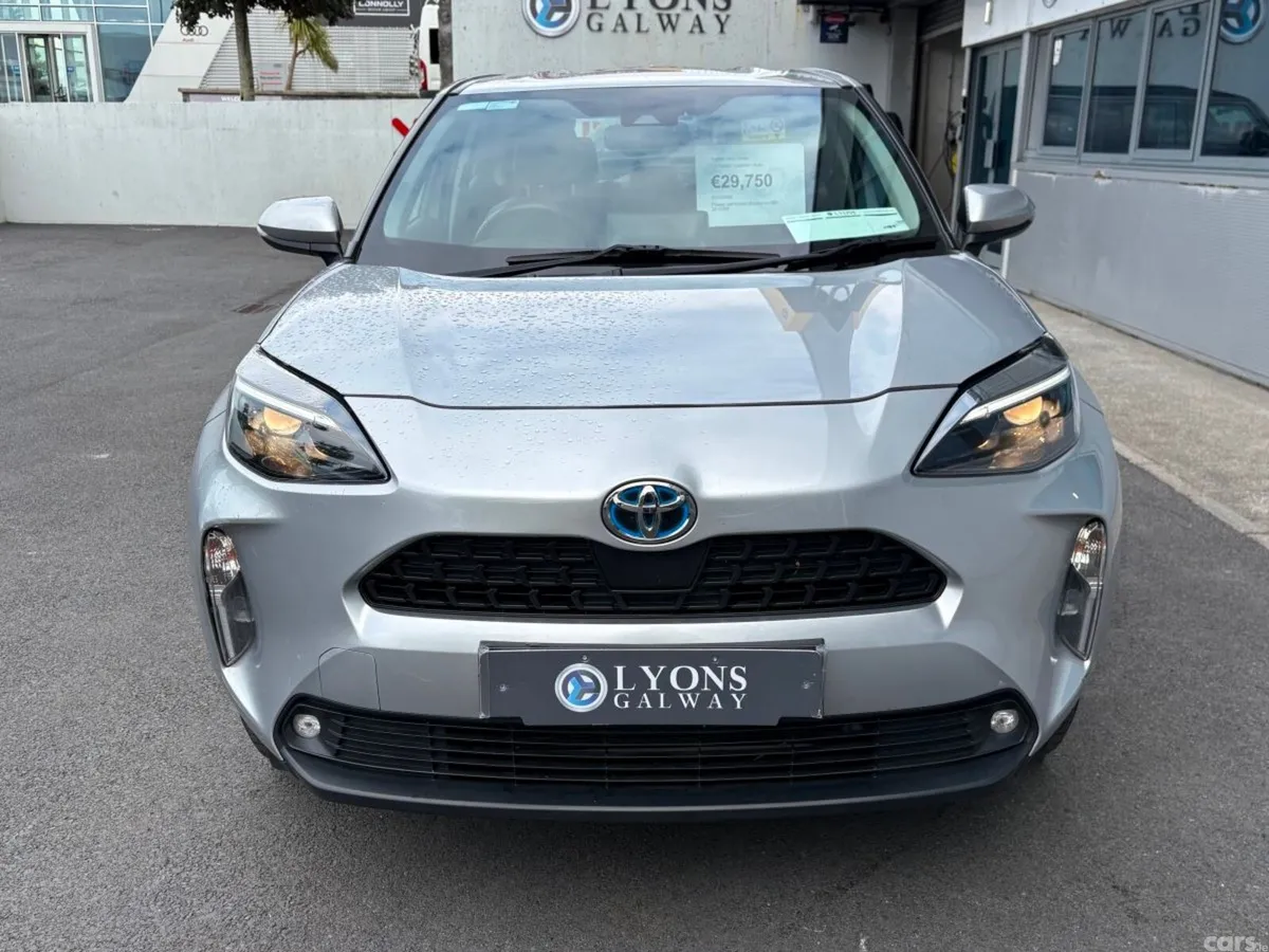 Toyota Yaris Cross Hatchback, Petrol Hybrid, 2024, Grey