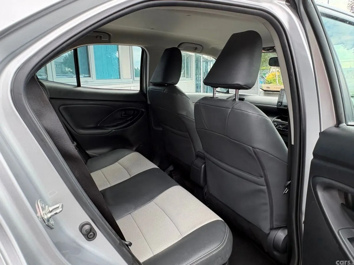 Toyota Yaris Cross Hatchback, Petrol Hybrid, 2024, Grey