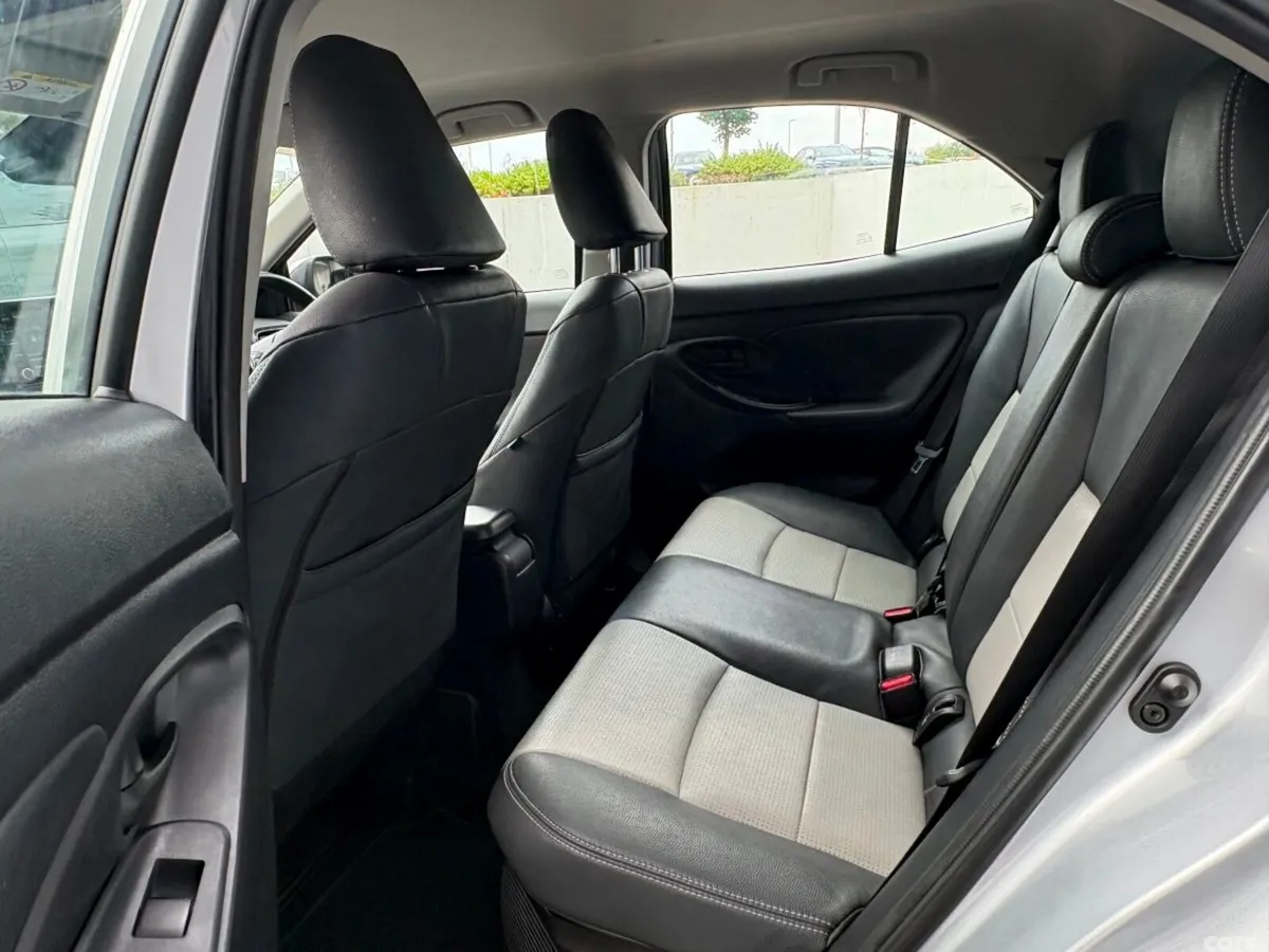 Toyota Yaris Cross Hatchback, Petrol Hybrid, 2024, Grey