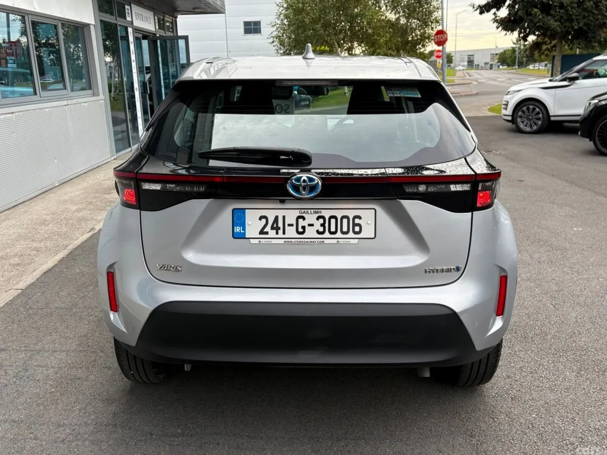 Toyota Yaris Cross Hatchback, Petrol Hybrid, 2024, Grey